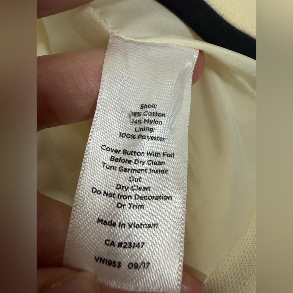 Talbots Aberdeen Cream Blazer with Black Trim - Women's Tailored Jacket size 8P - Picture 8 of 9